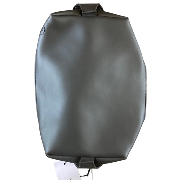 Tom Reves  Men'sToiletry Bag NWT Made in Italy Snaps on each end for low profile - Picture 7 of 8